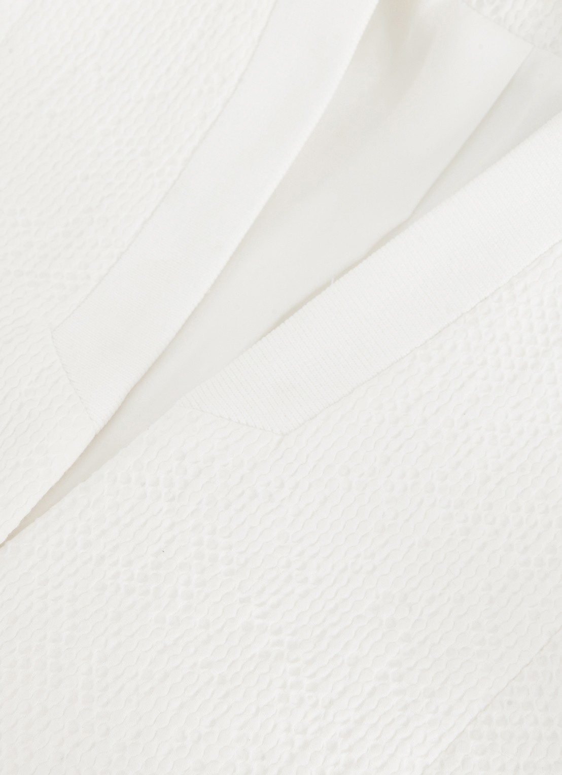 Phase Eight Olivia cropped blazer met paspelzakken - detail 7 wit