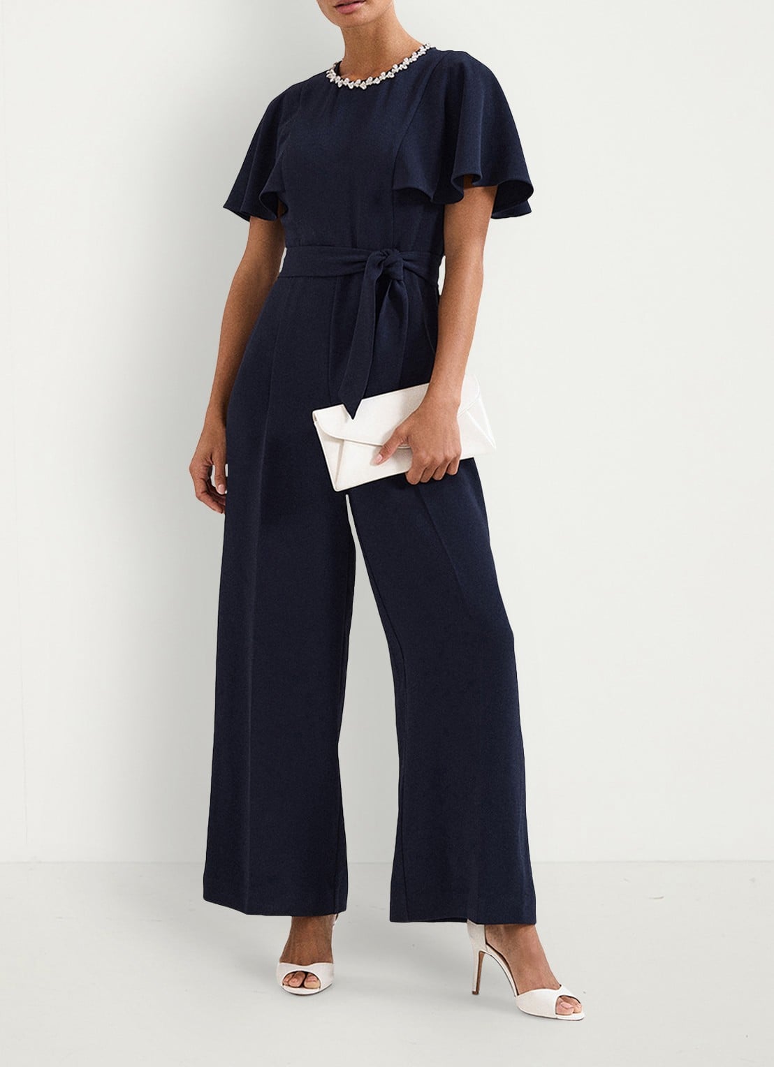 Phase Eight Orwen jumpsuit met strikceintuur - detail 2 blauw