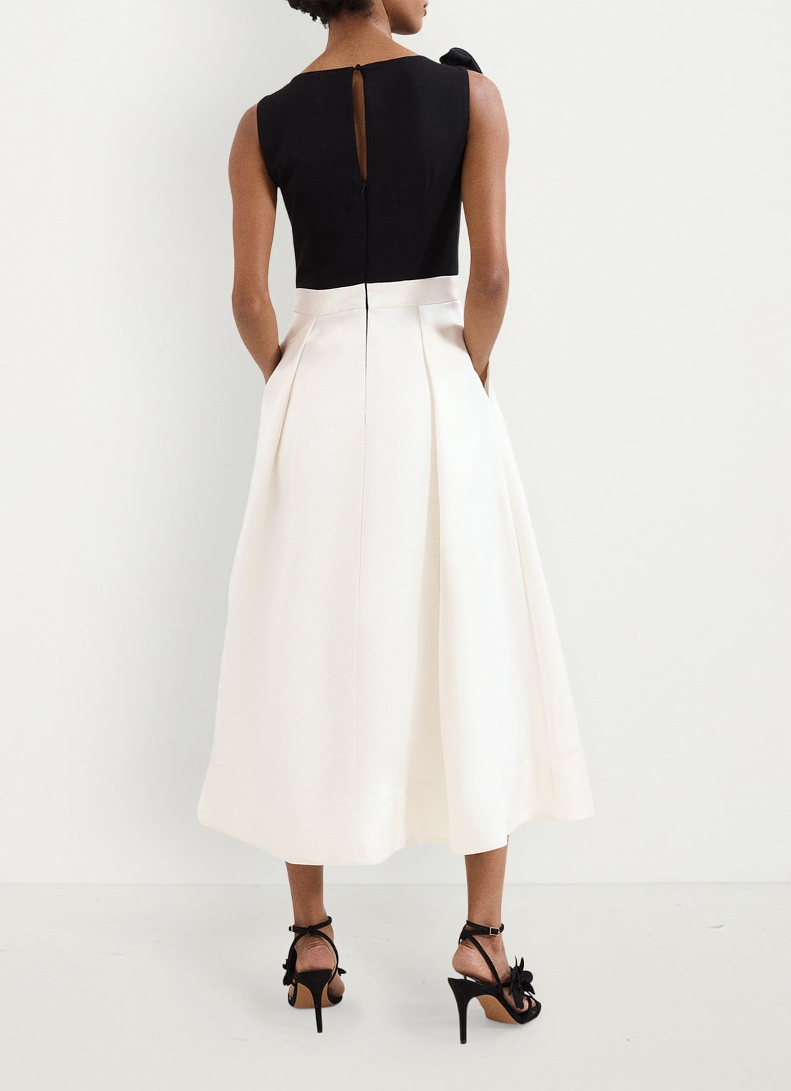 Phase Eight Perla midi jurk met steekzakken - achterkant zwart