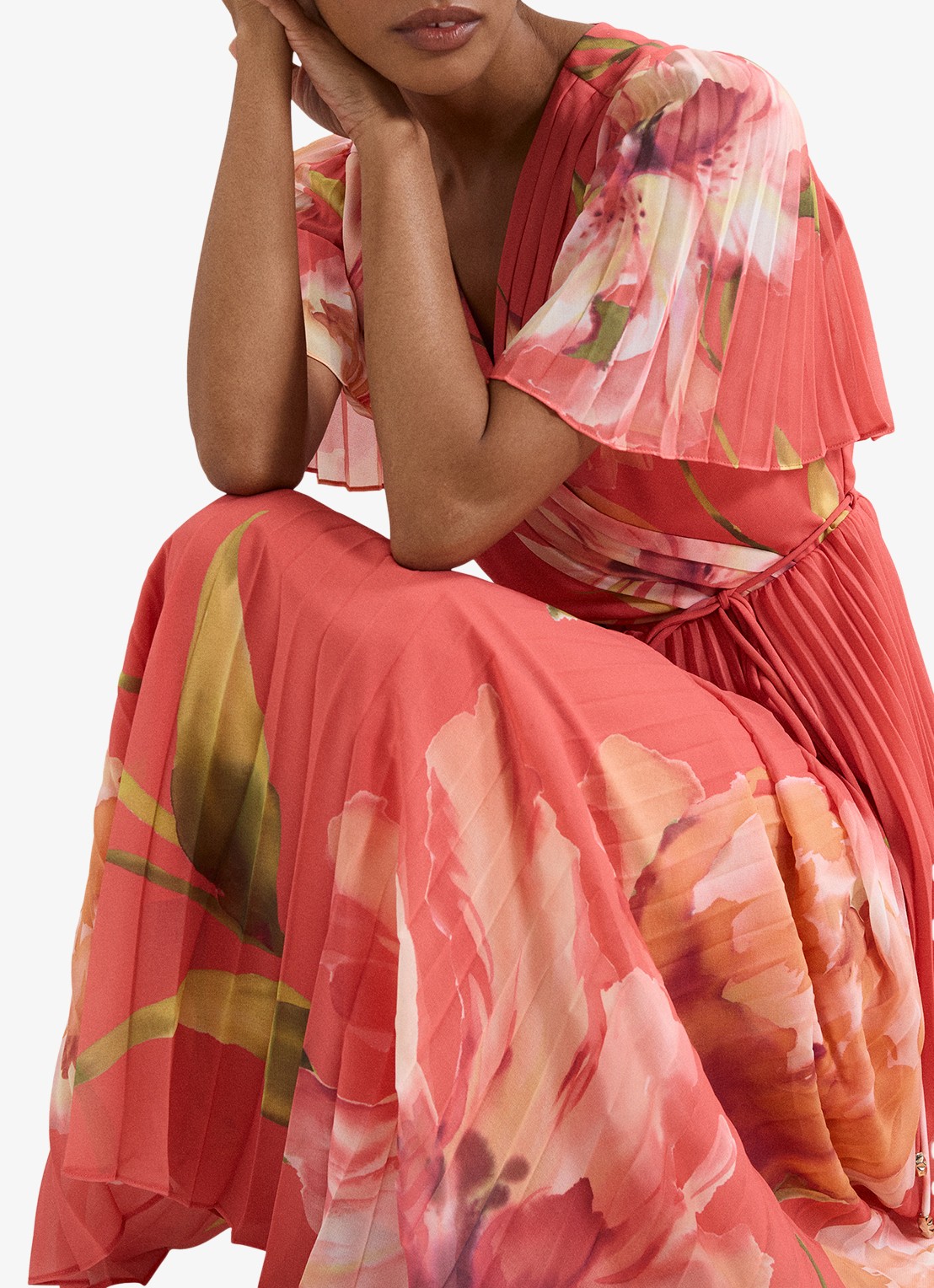 Phase Eight Petite Abigail maxi jurk met plooien en vlindermouw - detail 7 oranje
