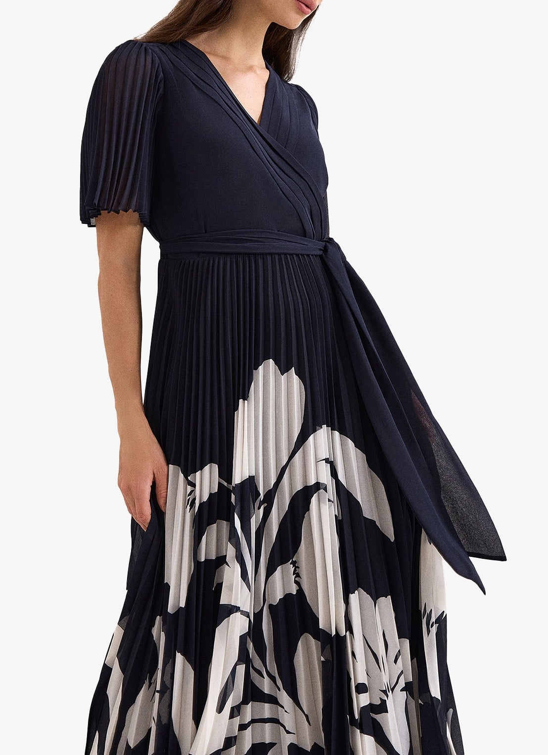 Phase Eight Petite Abigail maxi wikkeljurk met plooien - detail 4 blauw