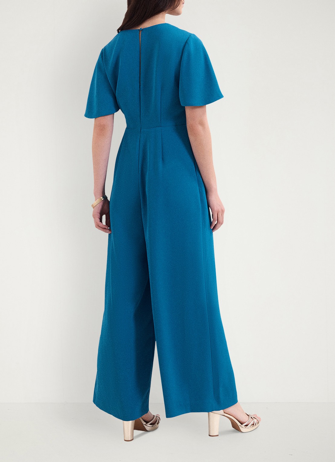 Phase Eight Petite Julissa wide fit jumpsuit met V-hals - achterkant turquoise