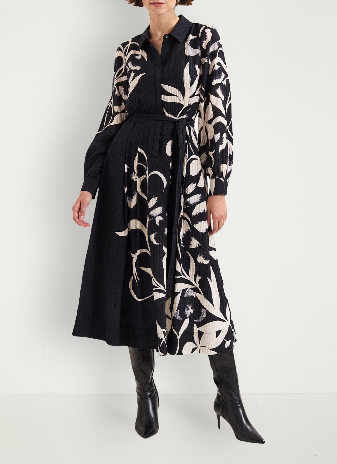 Phase Eight Petite Natalie midi tuniekjurk met print en strikceintuur - voorkant 3 zwart