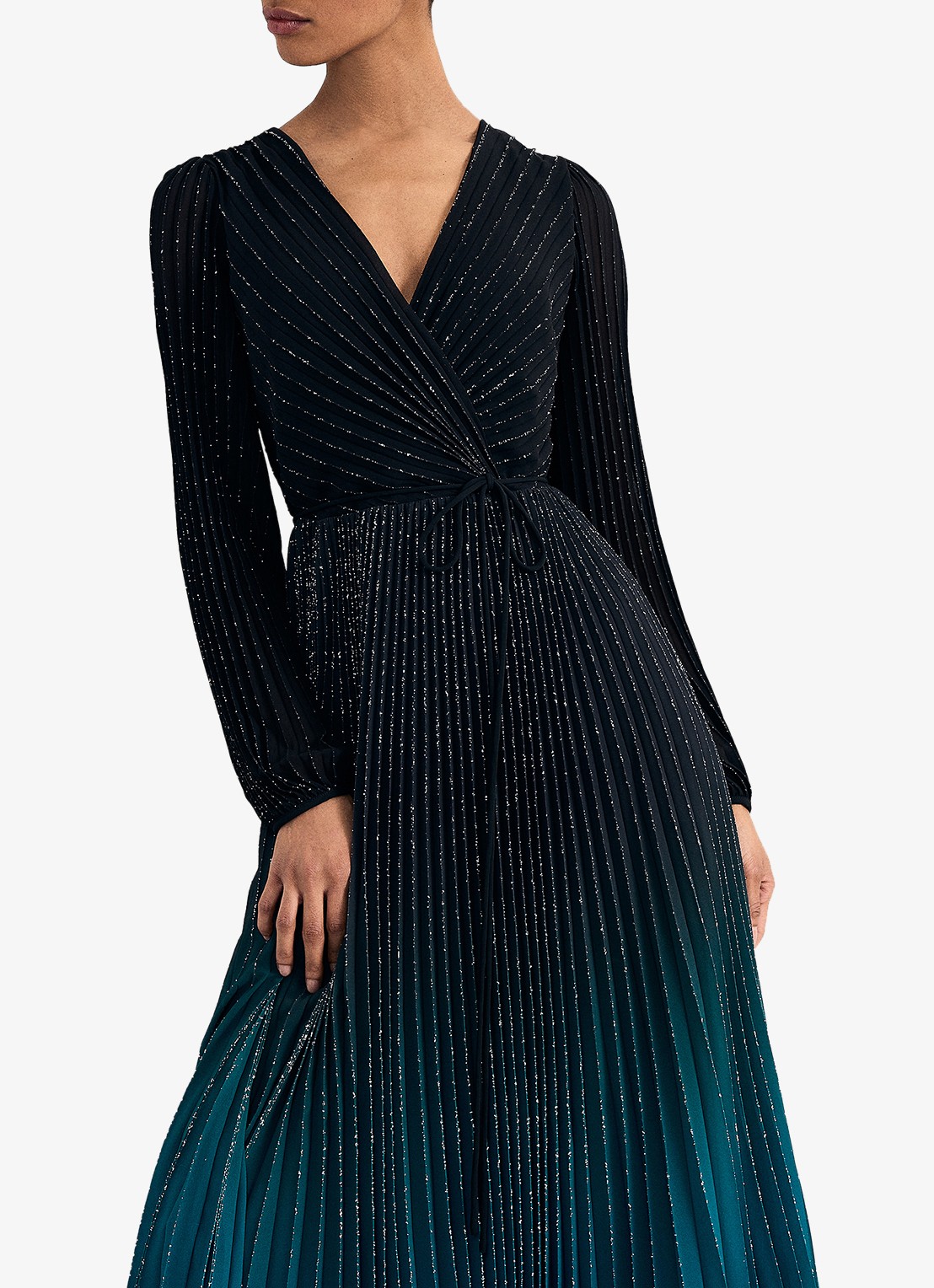 Phase Eight Petite Simara maxi jurk met strass en plooien - detail 5 donkerblauw