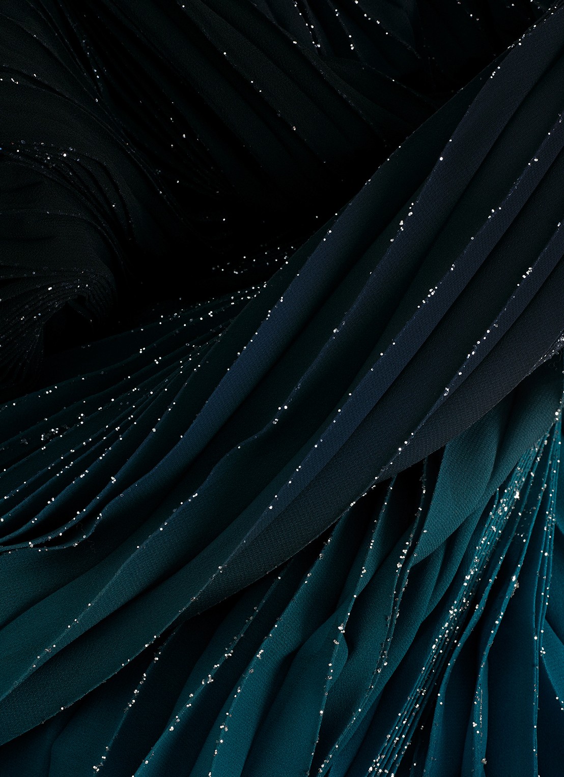 Phase Eight Petite Simara maxi jurk met strass en plooien - detail 7 donkerblauw