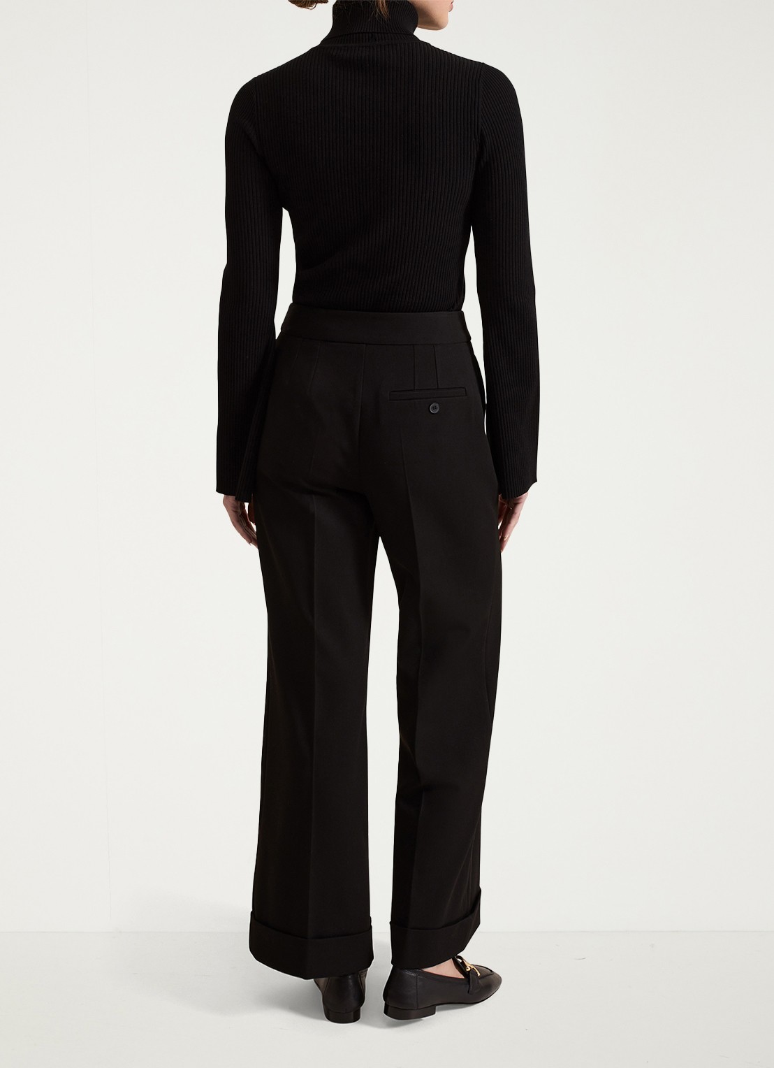 Phase Eight Petite Trixie mid waist straight fit pantalon met steekzakken - achterkant zwart