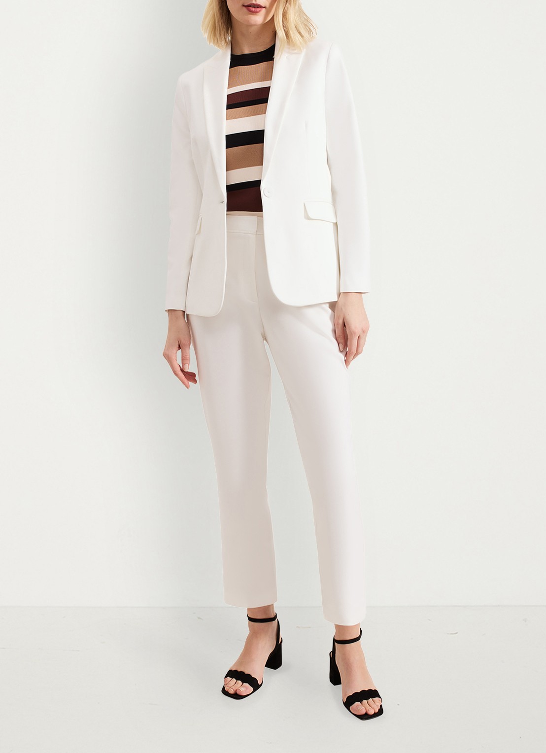 Phase Eight Petite Ulrica blazer met klepzakken - voorkant 6 wit
