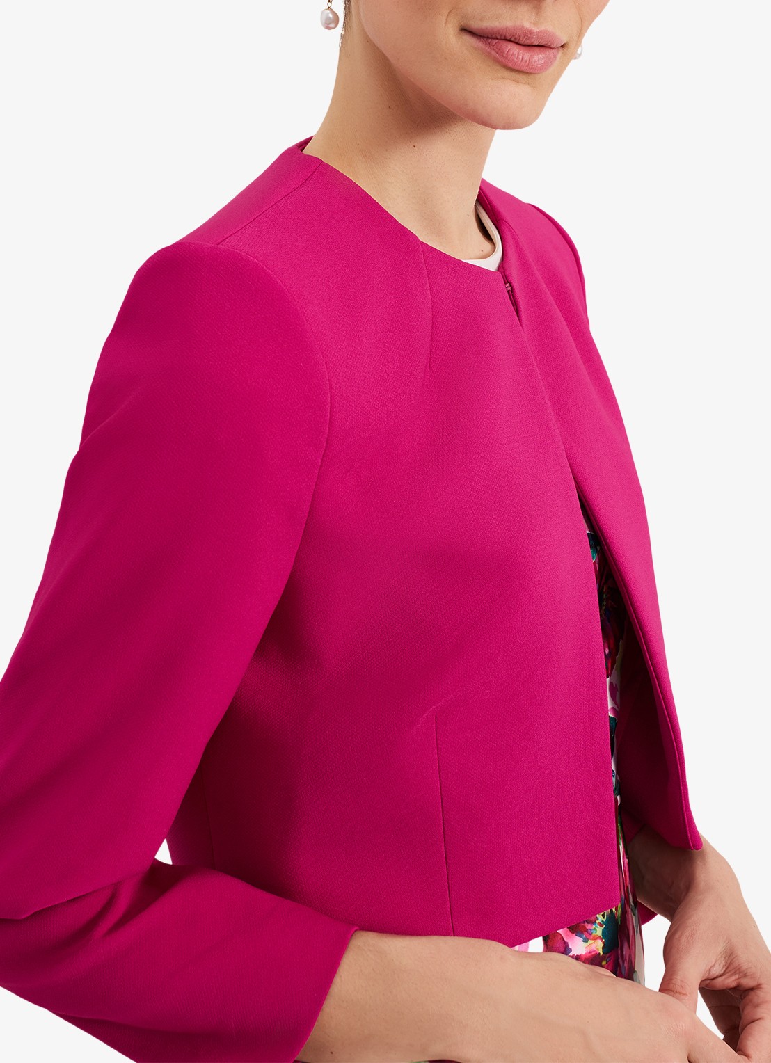 Phase Eight Phoebe bolero met structuur - detail 3 donkerroze