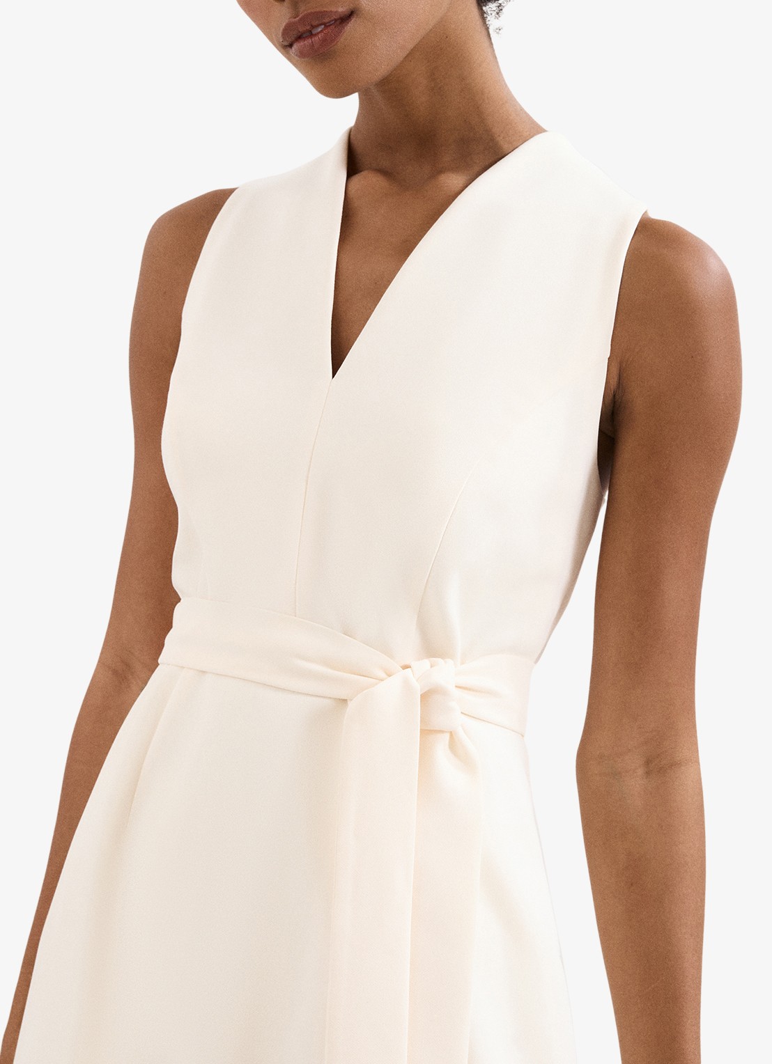 Phase Eight Pia midi jurk met strikceintuur en plooien - detail 4 ivory