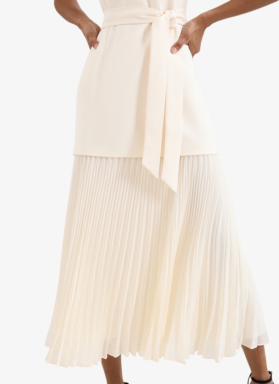 Phase Eight Pia midi jurk met strikceintuur en plooien - detail 5 ivory