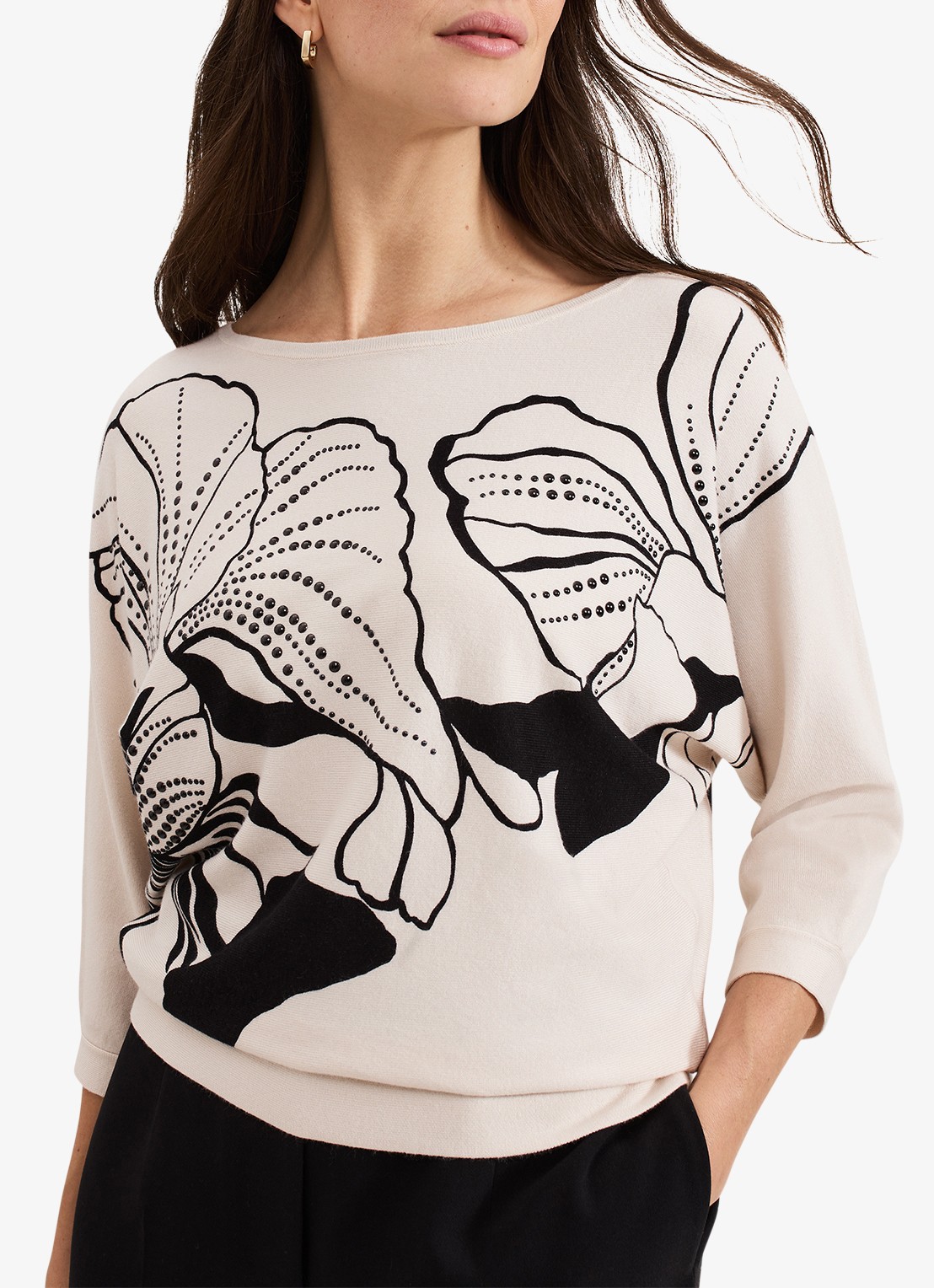 Phase Eight Poppie fijngebreide top met bladprint en studs - detail 5 ivoor