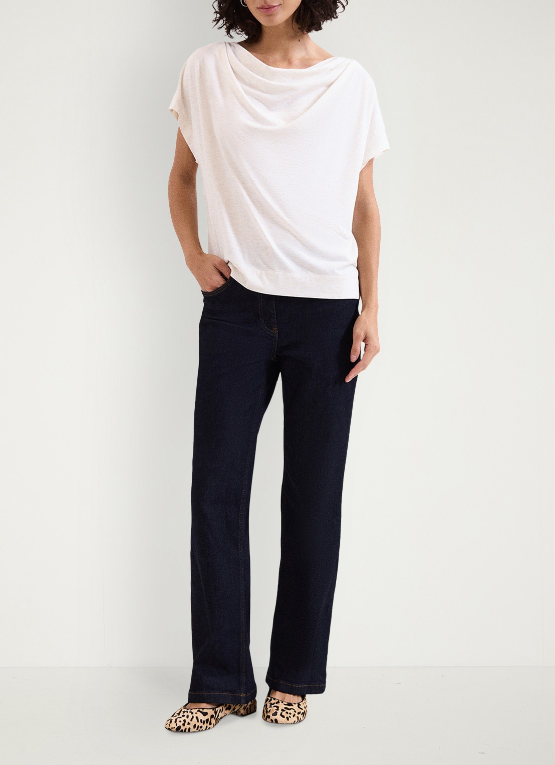 Phase Eight Priya top met watervalkraag - voorkant 6 creme