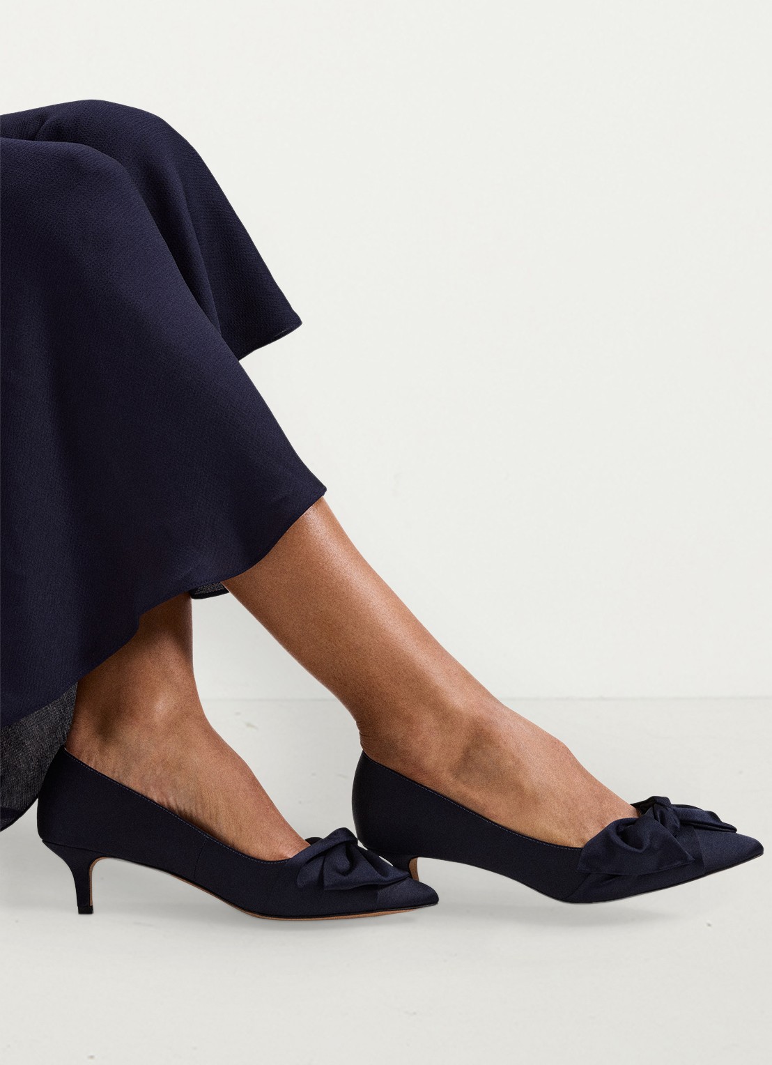 Phase Eight Pump van satijn met strikdetail - detail 7 blauw