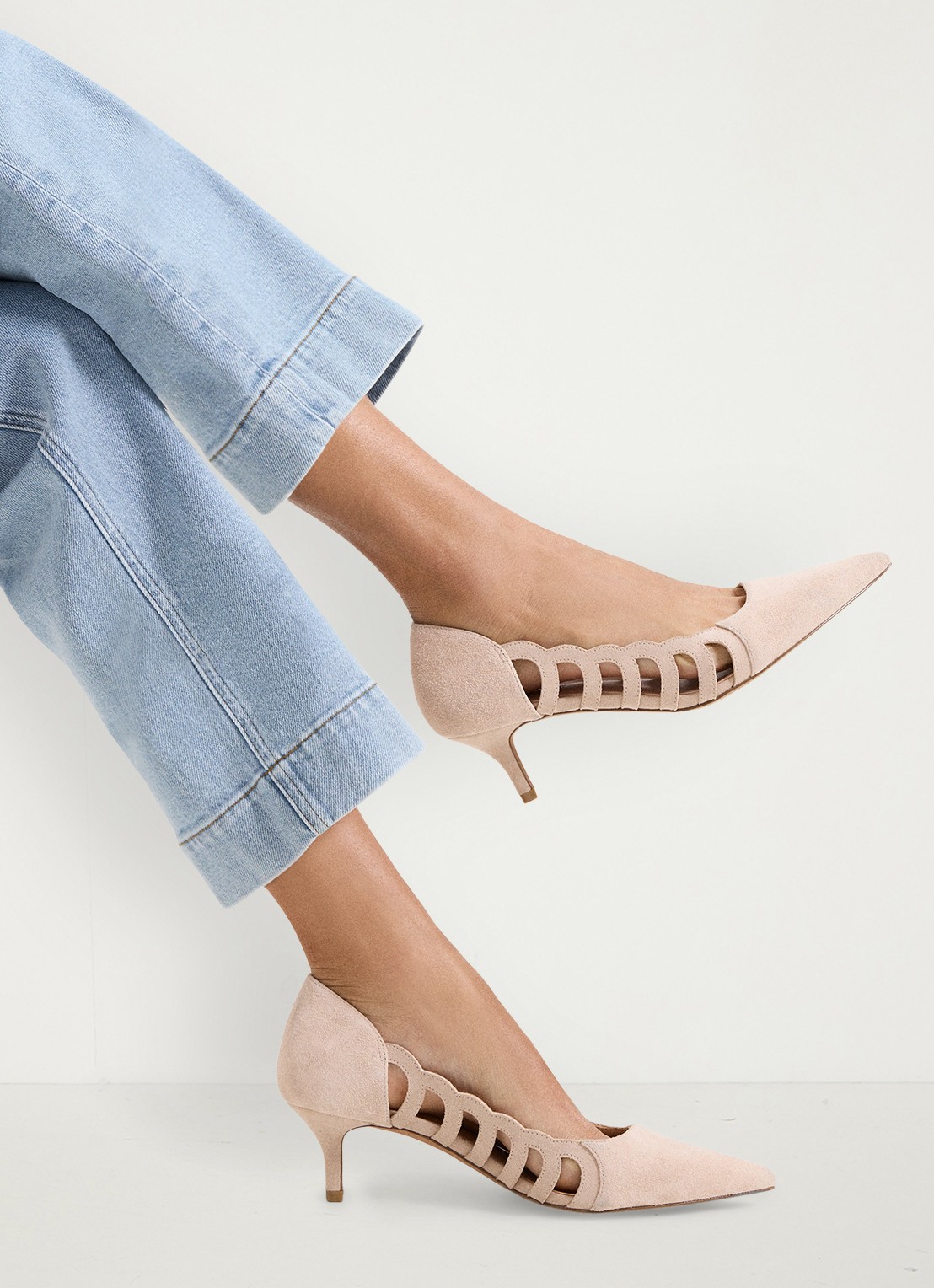 Phase Eight Pump van suéde - detail 6 beige