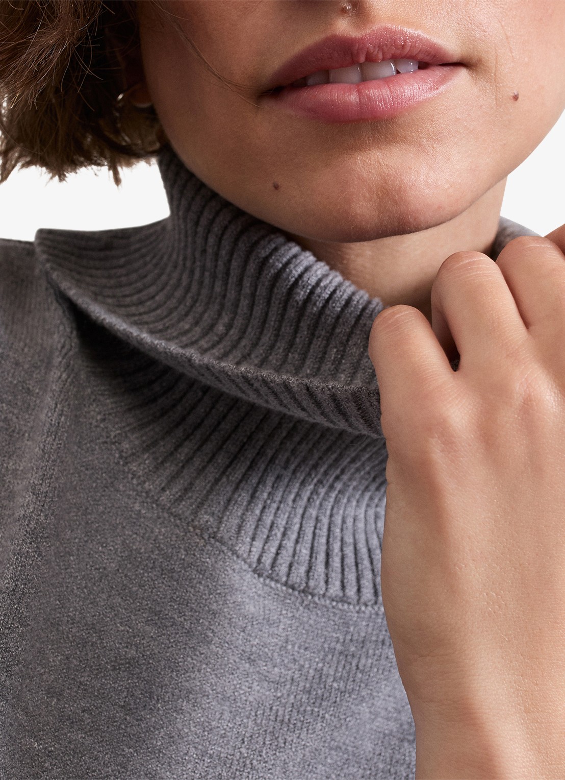 Phase Eight Rachelle fijngebreide spencer met col - detail 7 grijsmele