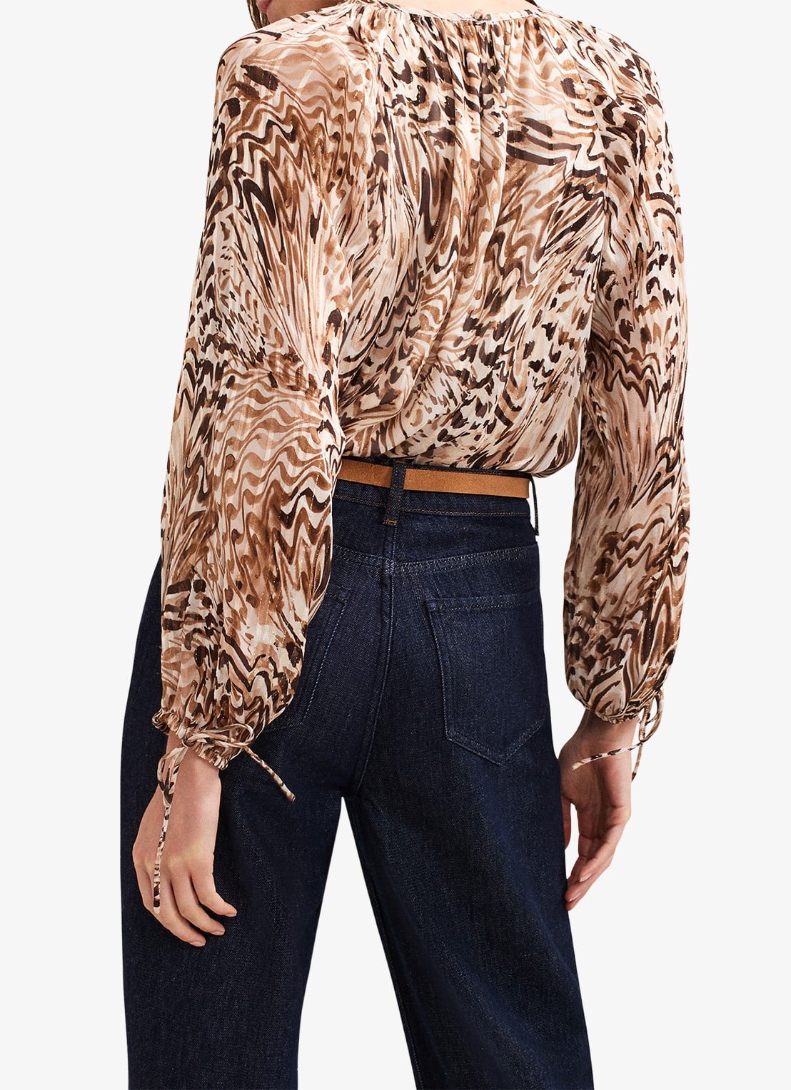 Phase Eight Rafaella blouse met grafische print - achterkant 7 lichtbruin