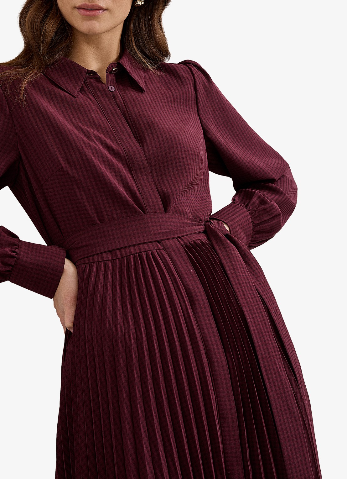 Phase Eight Ren midi blousejurk met print en strikceintuur - detail 2 bordeauxrood