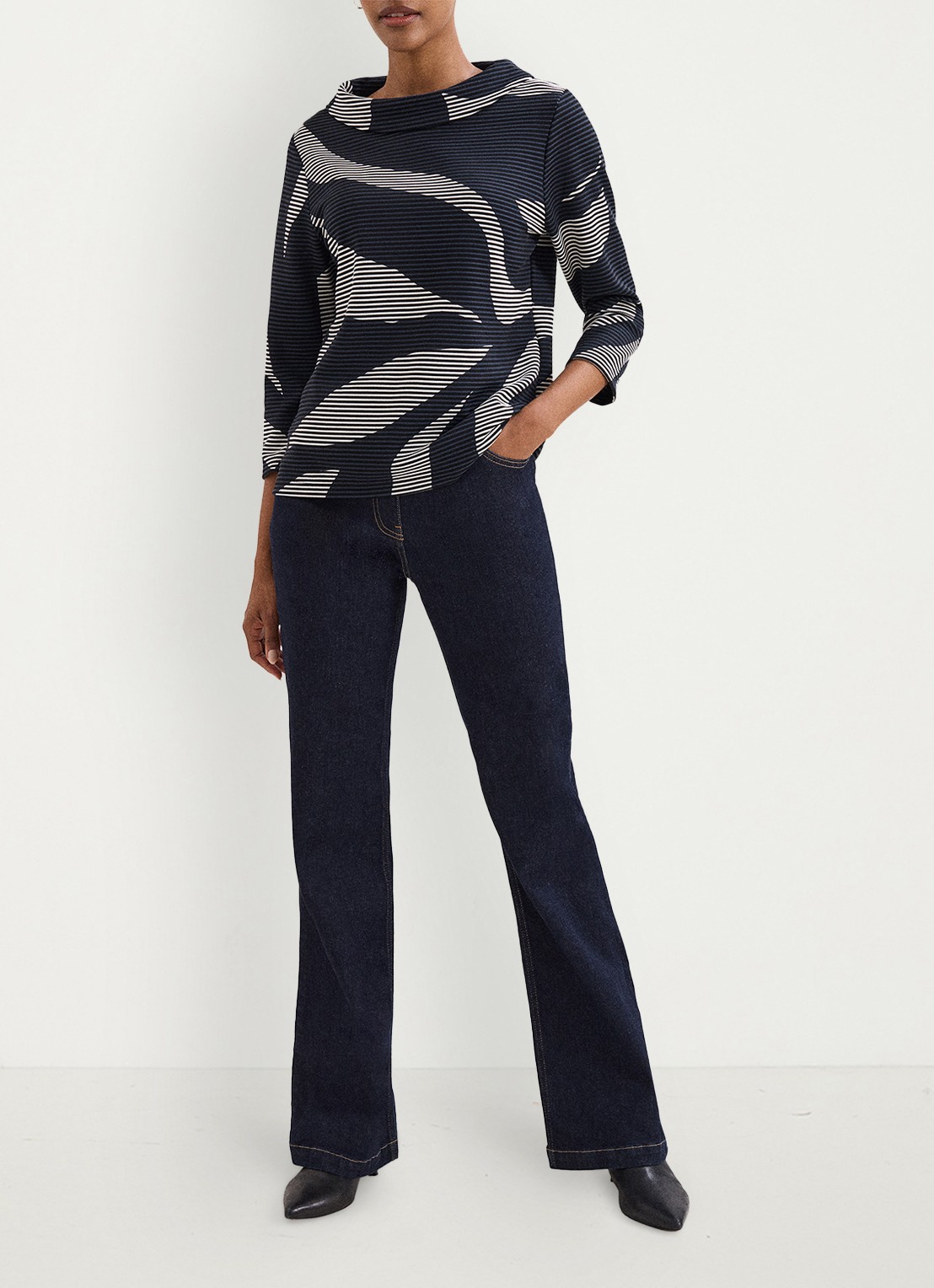 Phase Eight Rena top met print - voorkant 8 donkerblauw