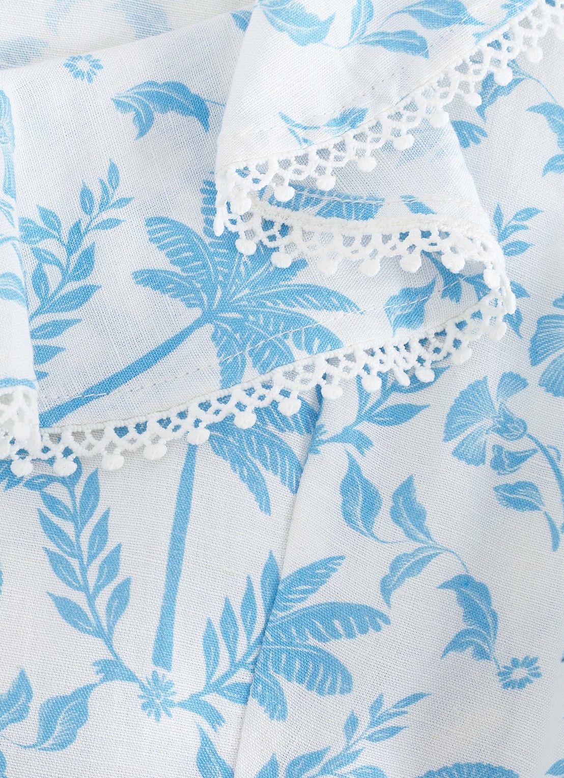 Phase Eight Rhona blouse met bloemenprint - detail 3 lichtblauw