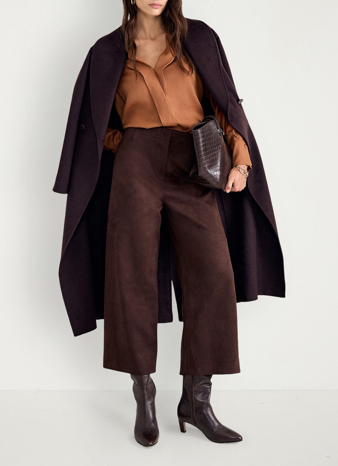 Phase Eight Rihannon blouse met V-hals - detail 4 camel