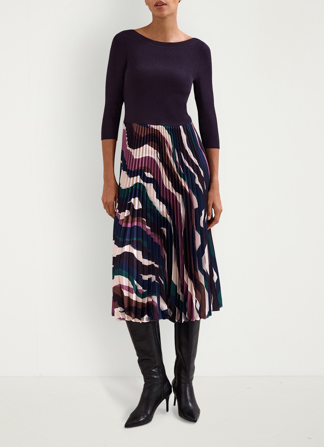 Phase Eight Riley midi jurk met grafische print - voorkant 3 aubergine