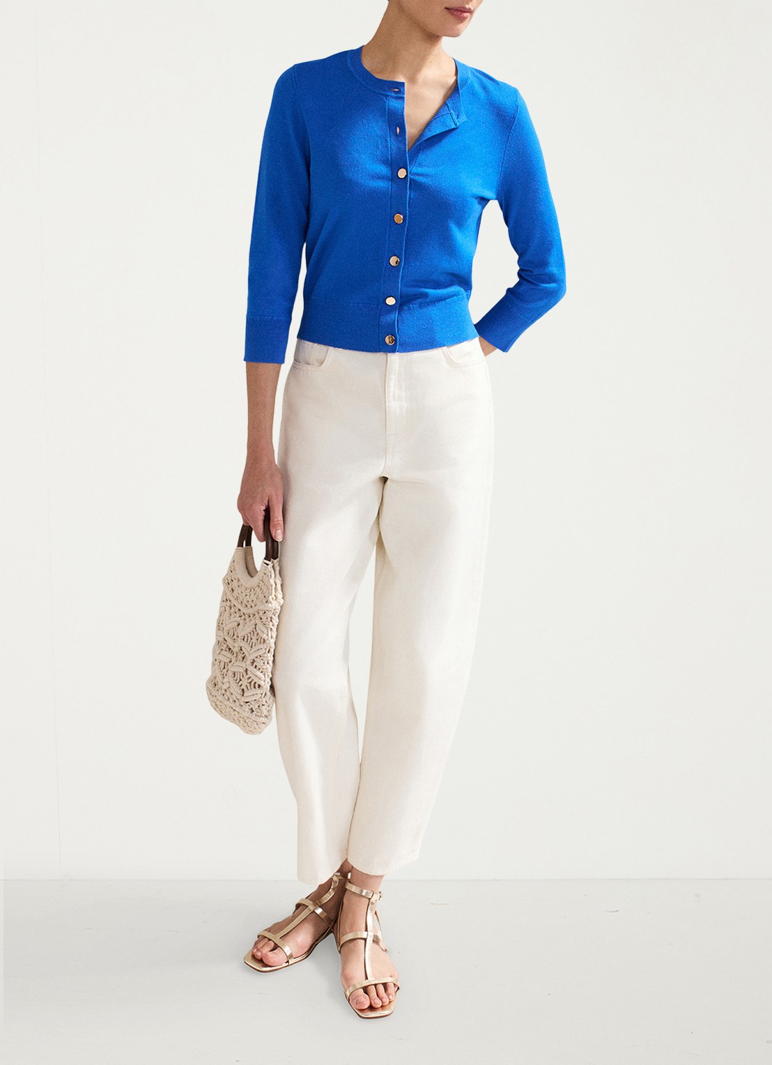 Phase Eight Robin fijngebreid vest met ronde hals - voorkant 3 blauw