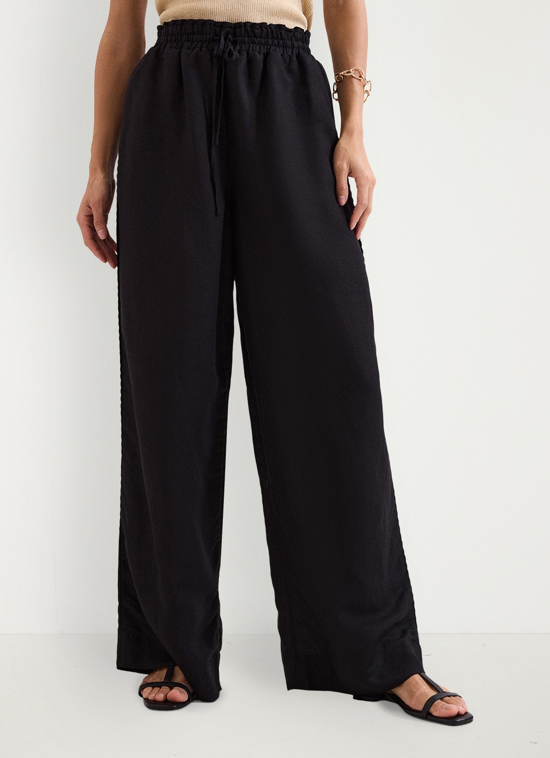 Phase Eight Rowan high waist palazzo broek in linnenblend met steekzakken - detail 2 zwart