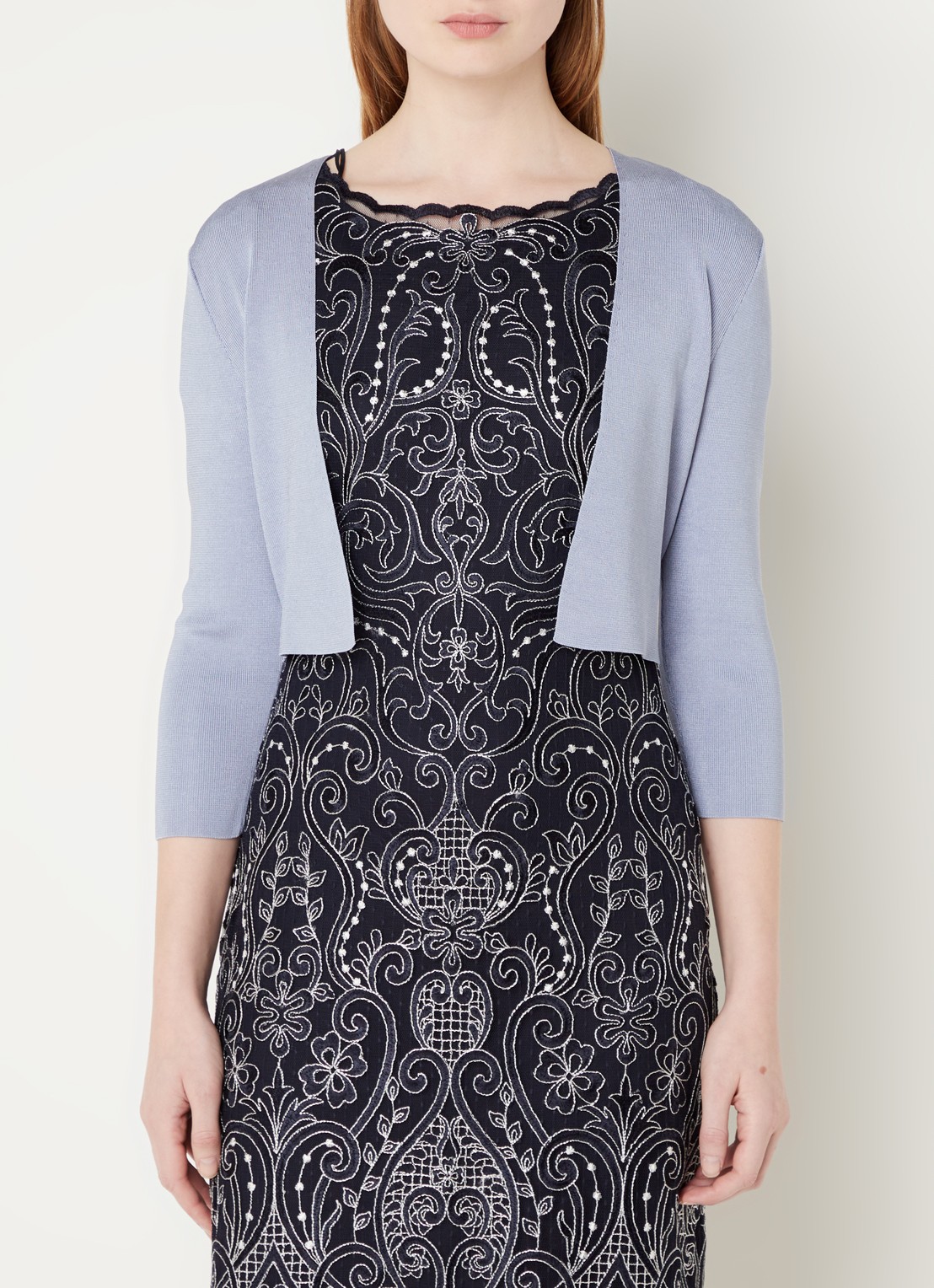 Phase Eight Salma fijngebreid openvallend cropped vest - detail 2 lavendel