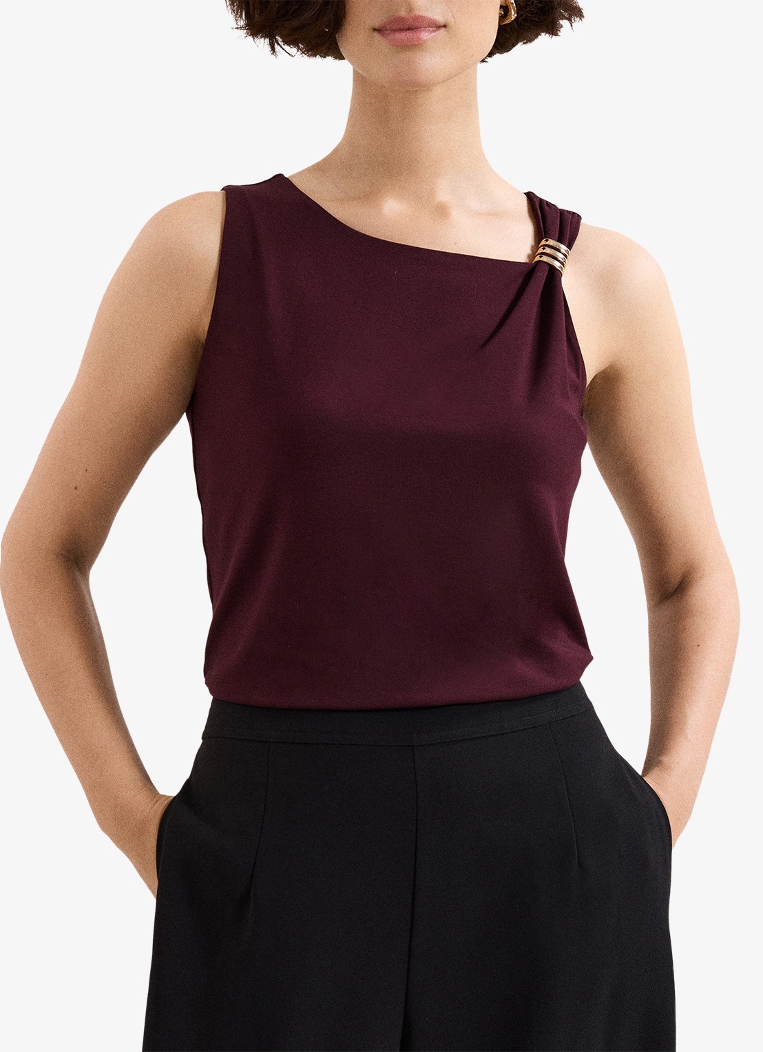 Phase Eight Samie top met asymmetrische hals - detail 4 bordeauxrood