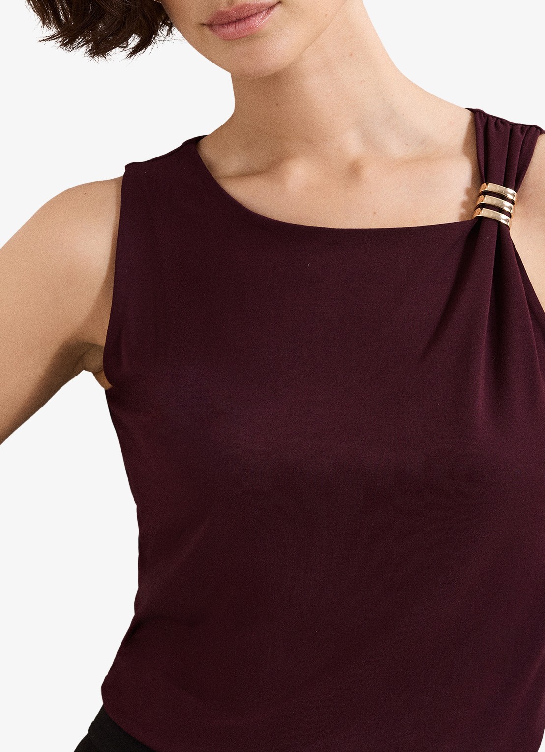 Phase Eight Samie top met asymmetrische hals - detail 5 bordeauxrood