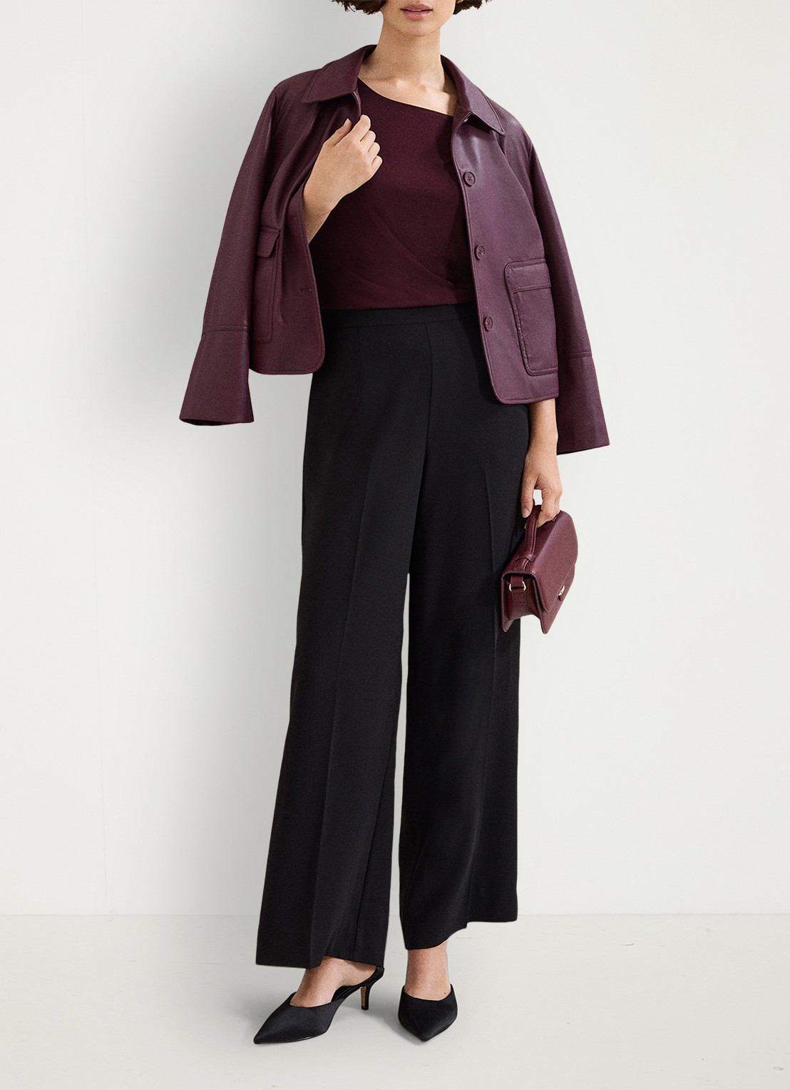 Phase Eight Samie top met asymmetrische hals - detail 7 bordeauxrood