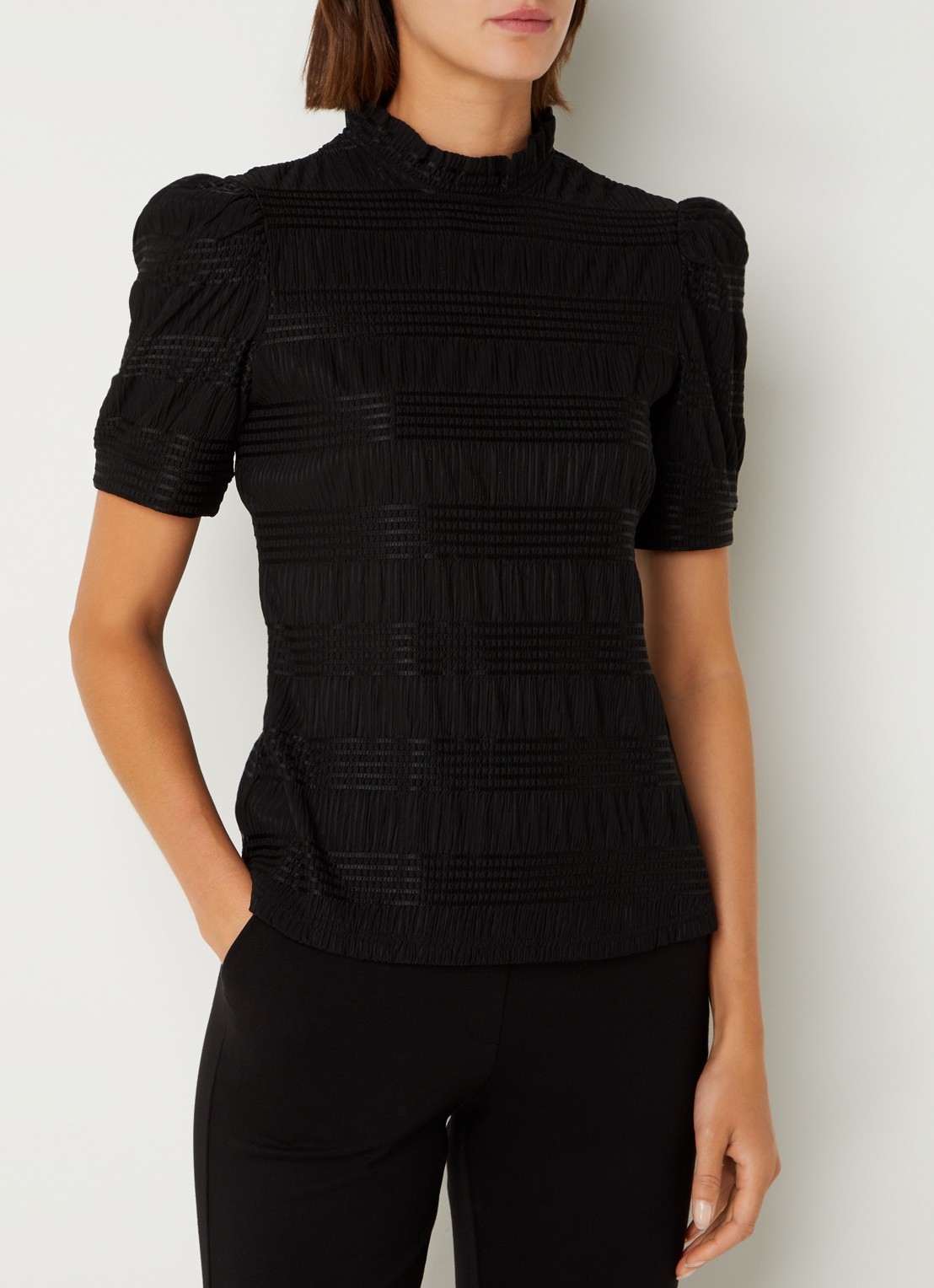 Phase Eight Samiha top met structuur en pofmouw - detail zwart