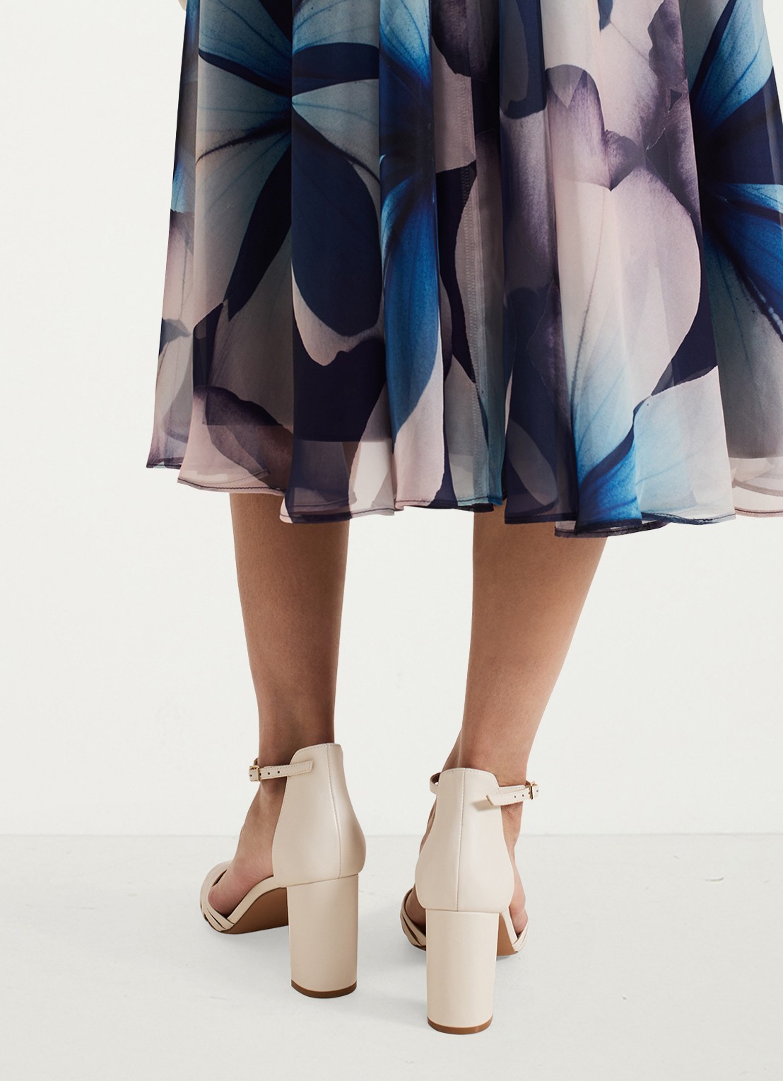 Phase Eight Sandalette van leer - achterkant 7 ivoor