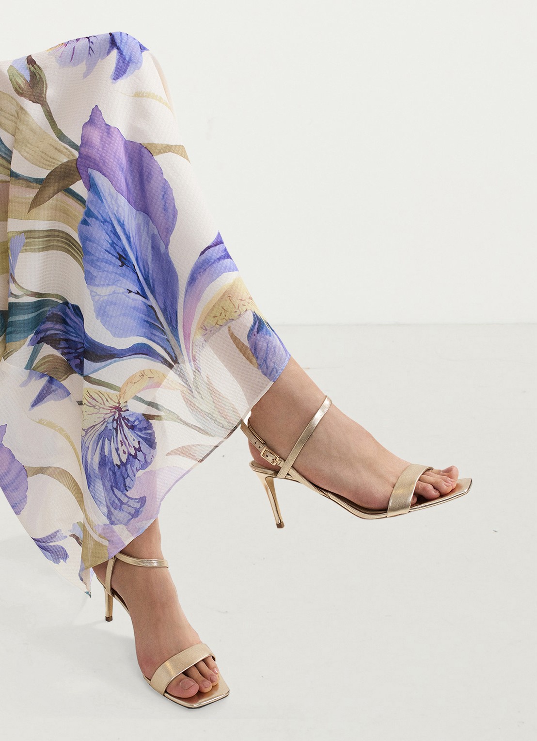 Phase Eight Sandalette van leer - voorkant 7 goud