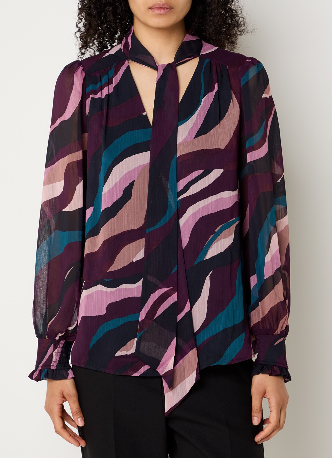 Phase Eight Selby tuniek met sjaalkraag en print - detail 4 bordeauxrood