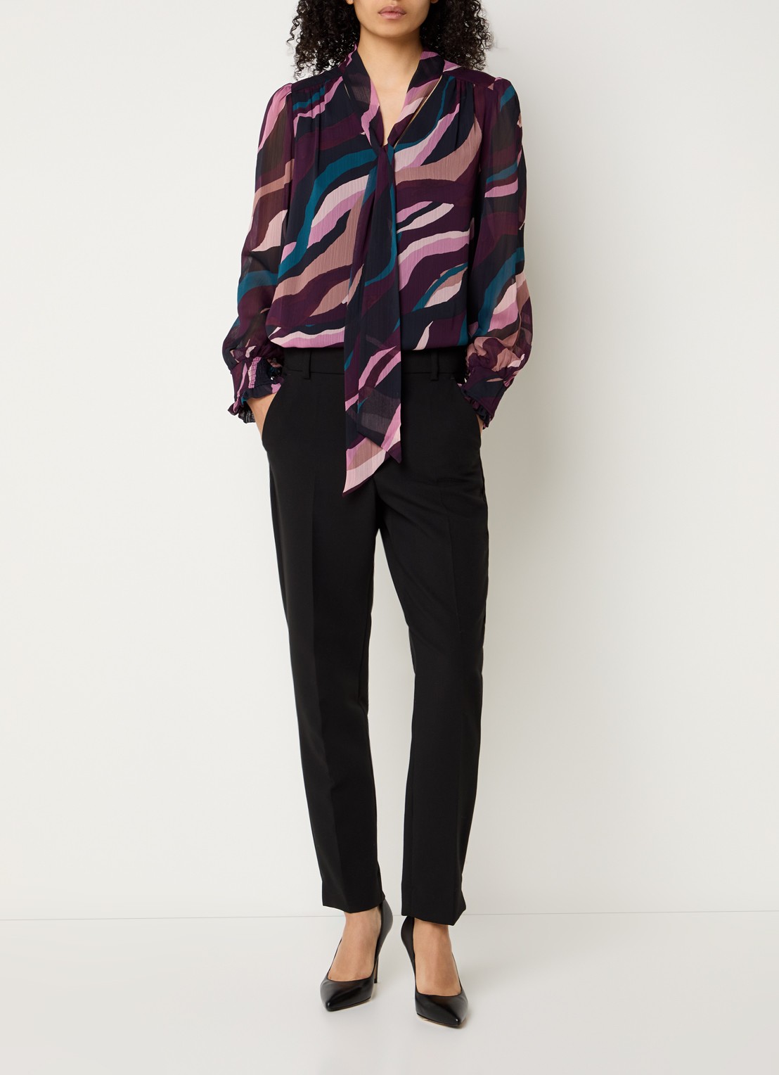 Phase Eight Selby tuniek met sjaalkraag en print - voorkant 2 bordeauxrood