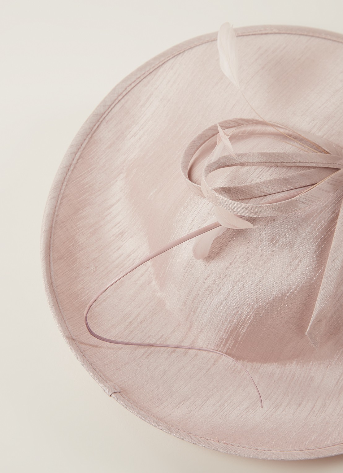 Phase Eight Sherby Twist Fascinator haarband met veren - detail 3 taupe
