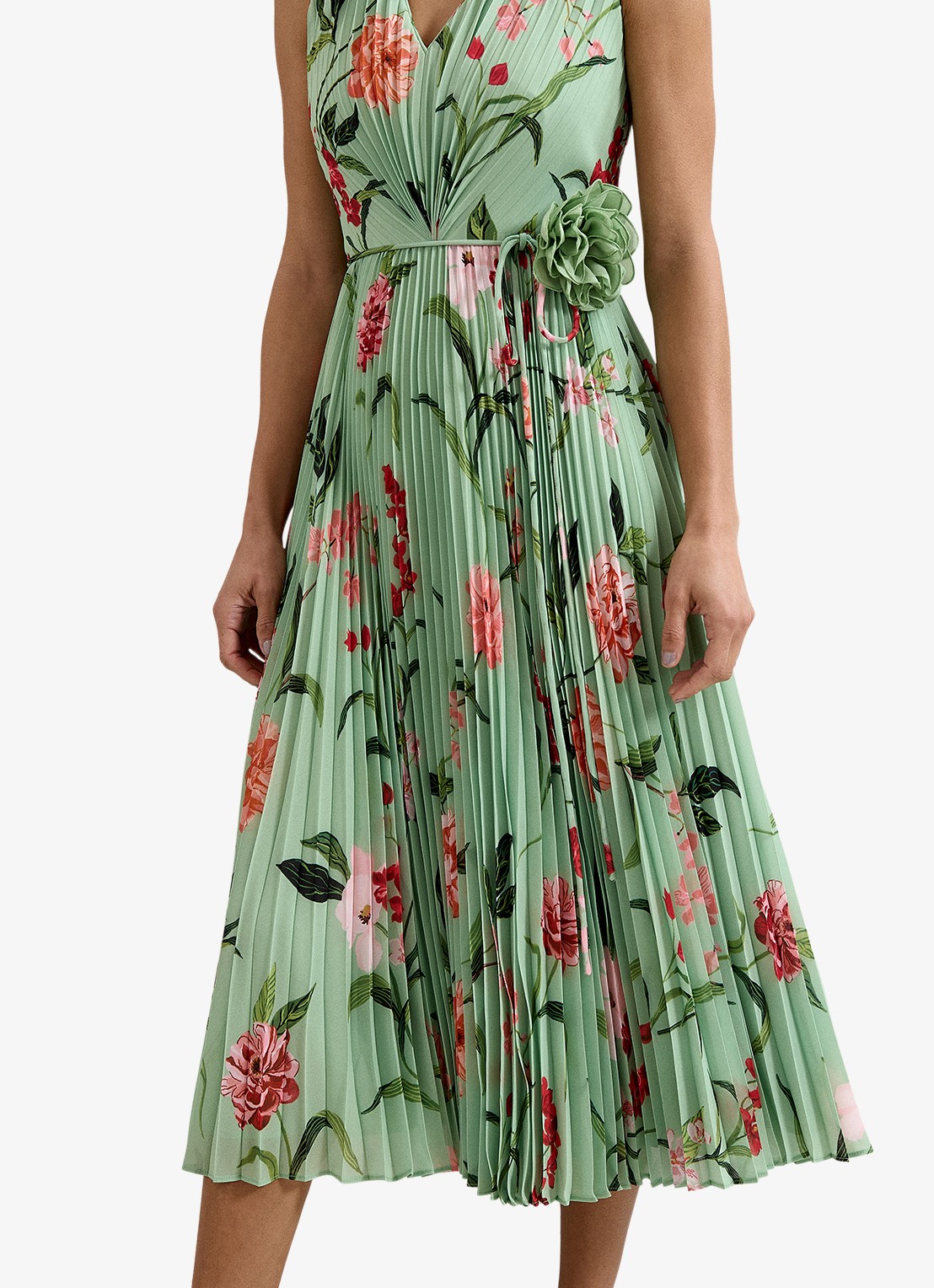 Phase Eight Simara midi jurk met bloemenprint en strikceintuur - detail 5 lindegroen