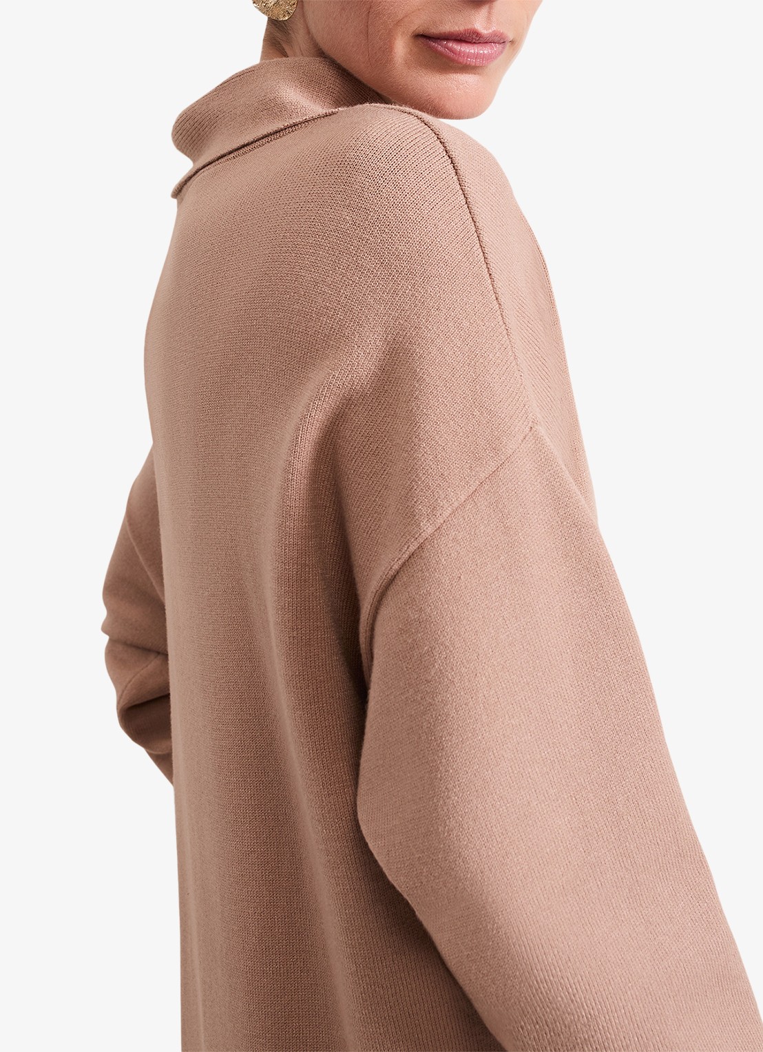 Phase Eight Skylar mini fijngebreide trui-jurk met opstaande kraag  - detail 6 camel