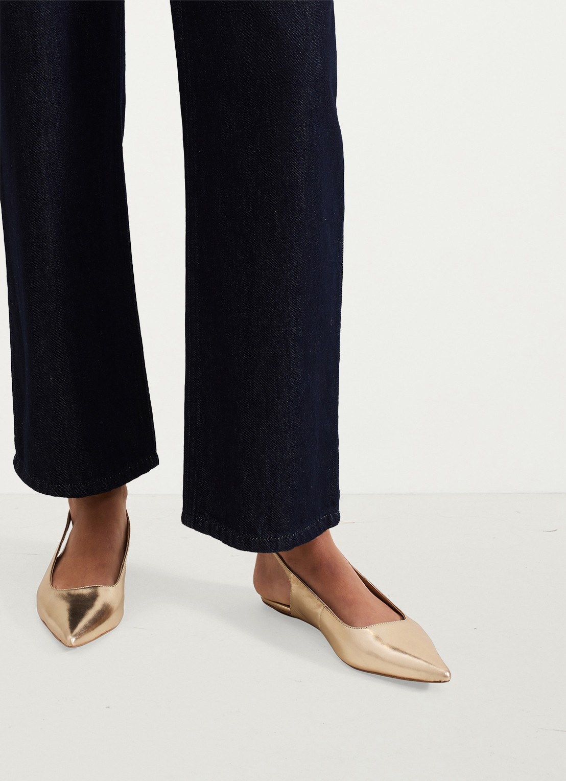 Phase Eight Slingback van schapenleer - voorkant 2 goud
