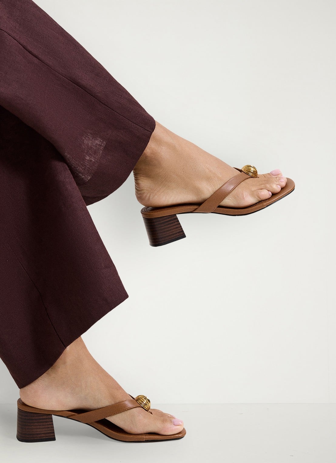 Phase Eight Slipper van leer met applicatie - voorkant 2 bruin
