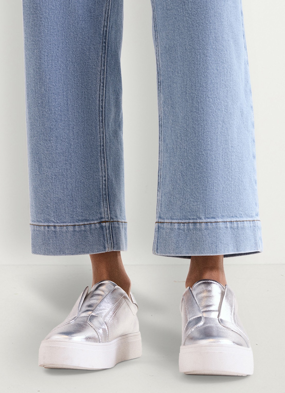 Phase Eight Sneaker van leer met metallic finish - detail 8 zilver