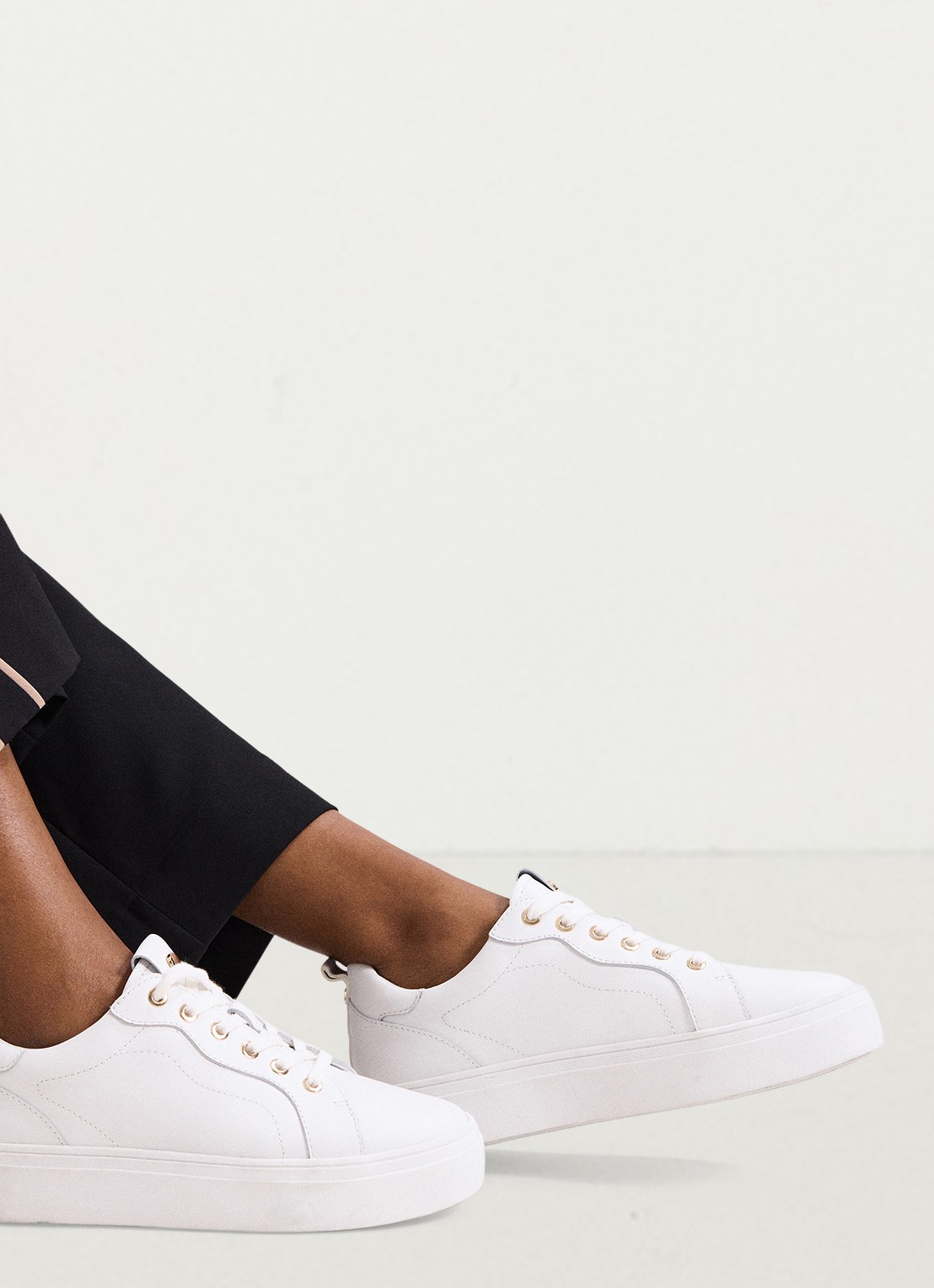 Phase Eight Sneaker van leer - detail 7 wit