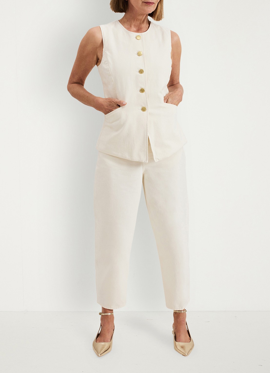 Phase Eight Sophia gilet met paspelzakken - voorkant 6 ivoor
