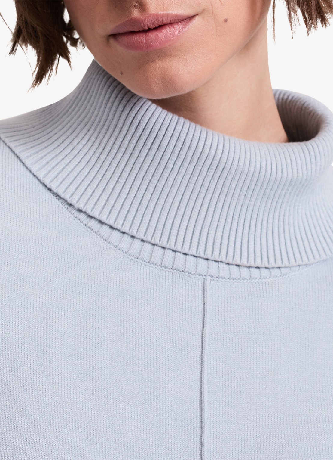 Phase Eight Steph fijngebreide trui met stretch en col - detail 5 lichtblauw