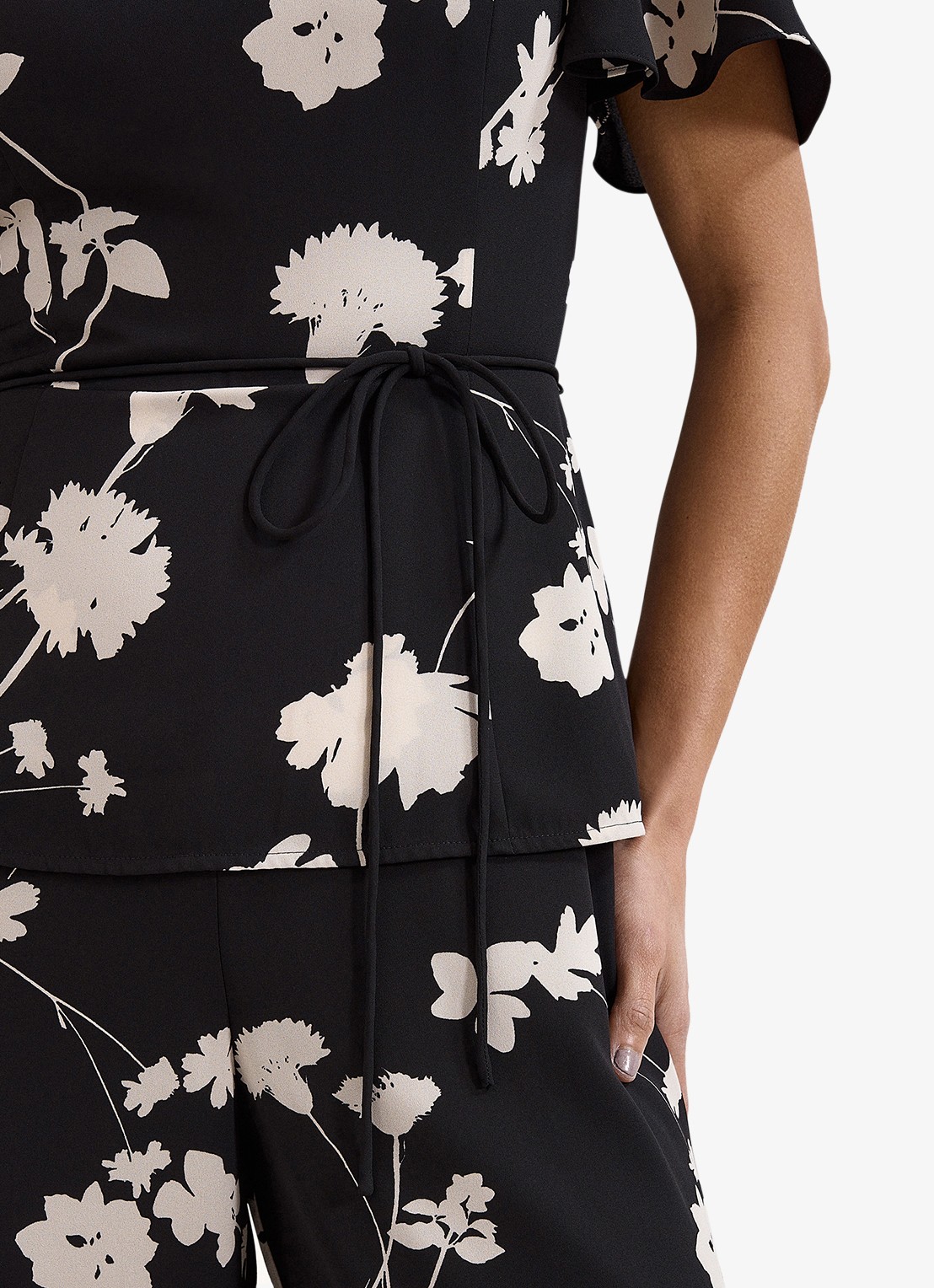 Phase Eight Straight fit jumpsuit met bloemenprint - detail 3 zwart