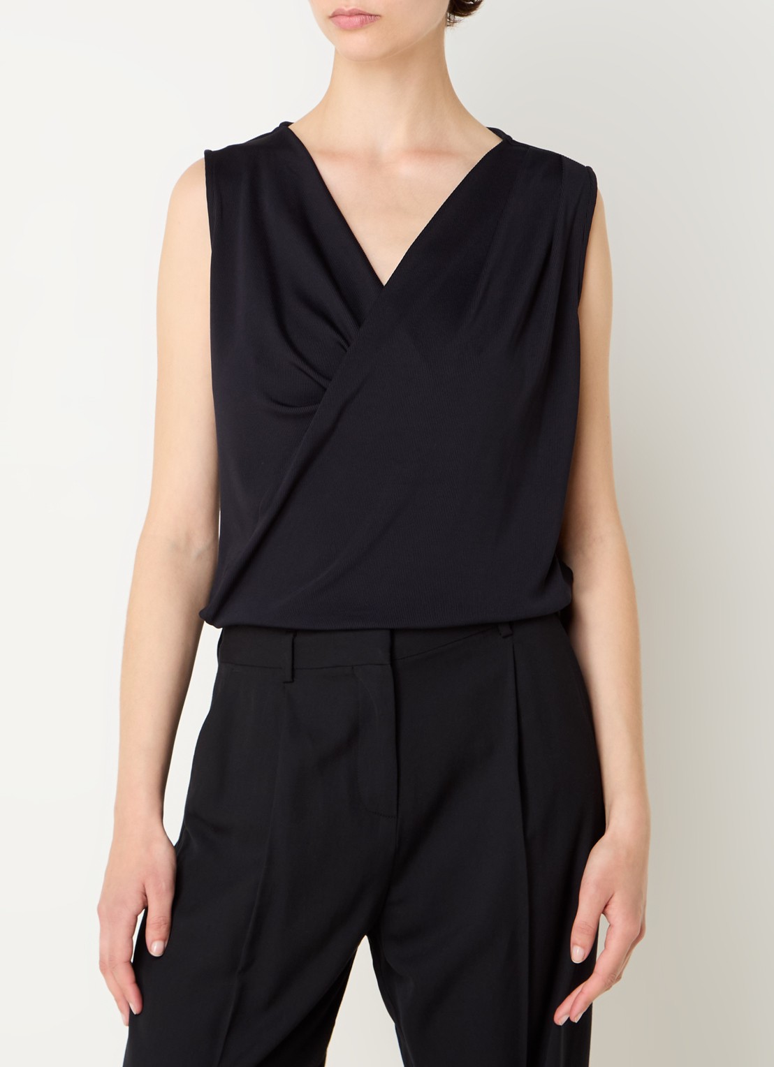 Phase Eight Sutton Drape top met ribstructuur - detail 3 zwart