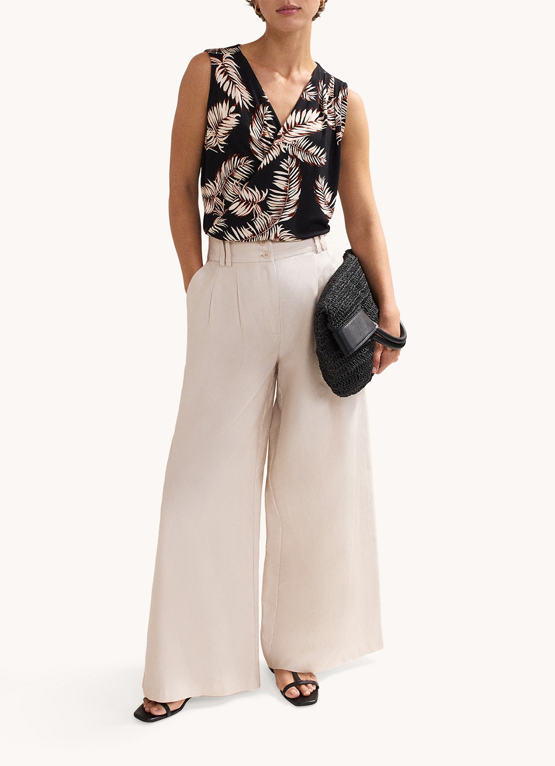 Phase Eight Sutton mouwloze top met print - voorkant 7 zwart