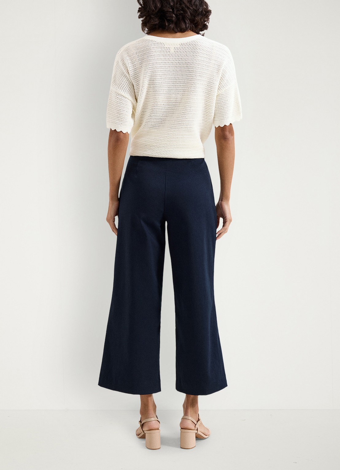Phase Eight Sylvie high waist wide fit cropped broek - achterkant donkerblauw
