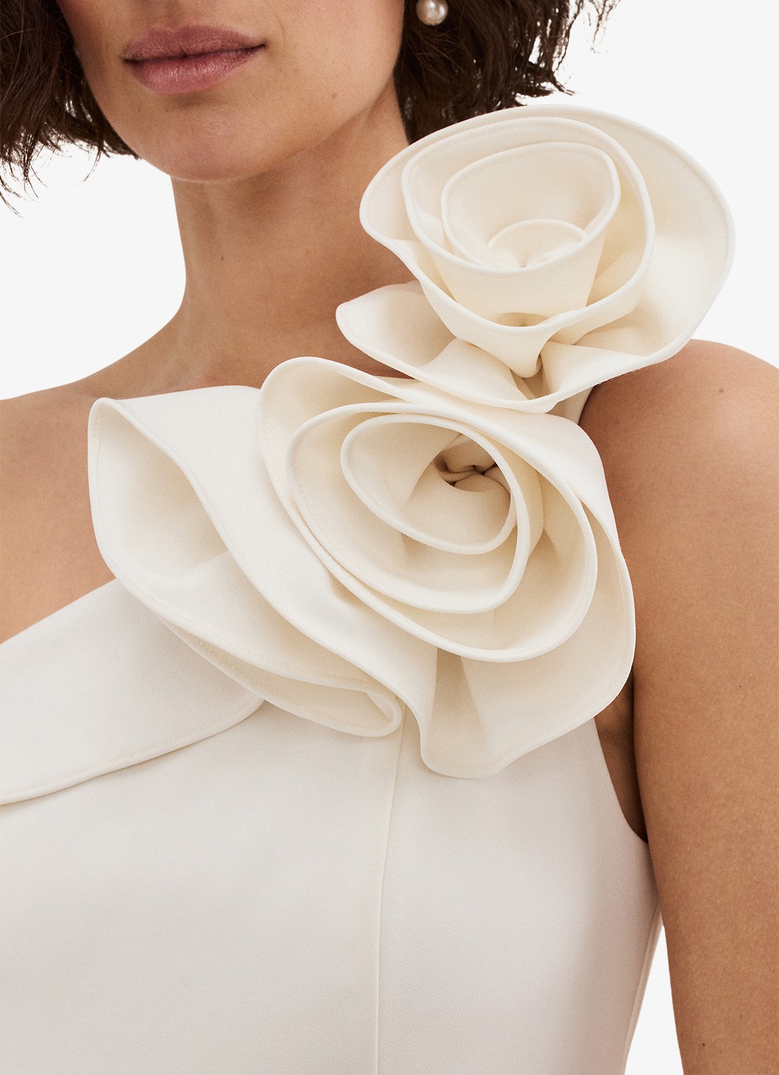 Phase Eight Tali wide fit one shoulder jumpsuit met persplooi - detail 4 creme